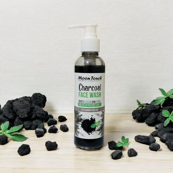 De-tan Charcoal Face Wash (Buy1 Get1 Free)