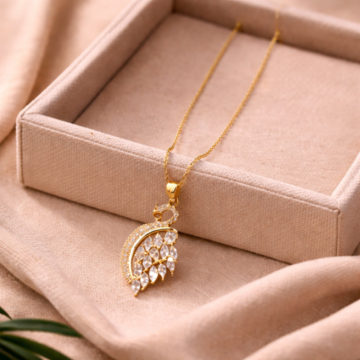 Peacock Chain – Moon Touch